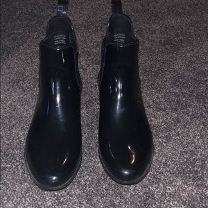 Gap black ankle rain boots
